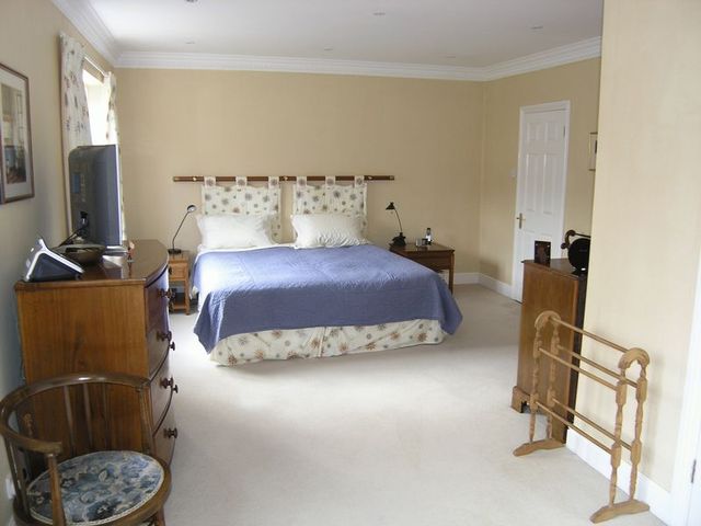  Image of 4 bedroom Detached house for sale in Wooburn Grange Grange Drive Wooburn Green High Wycombe HP10 at Wooburn Green Wooburn, HP10 0QU