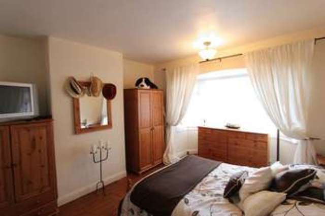  Image of 3 bedroom Semi-Detached house for sale in Woodland Drive Anlaby Hull HU10 at Woodland Drive Anlaby Hull, HU10 7HG