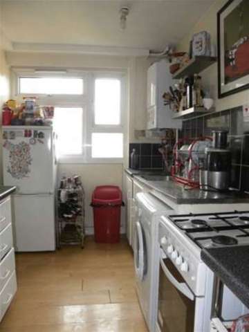  Image of 4 bedroom Flat to rent in Hackney Road London E2 at Bethnal Green, E2 7AU