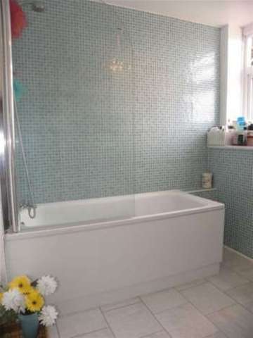  Image of 4 bedroom Flat to rent in Hackney Road London E2 at Bethnal Green, E2 7AU