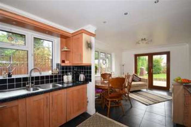  Image of 5 bedroom Bungalow for sale in Yelsted Road Yelsted Sittingbourne ME9 at Sittingbourne Kent Sittingbourne, ME9 7UU