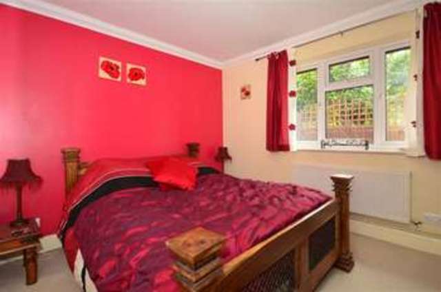  Image of 5 bedroom Bungalow for sale in Yelsted Road Yelsted Sittingbourne ME9 at Sittingbourne Kent Sittingbourne, ME9 7UU