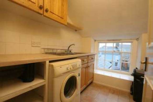  Image of 2 bedroom Flat to rent in Quay Hill Falmouth TR11 at Quay Hill  Falmouth, TR11 3HG