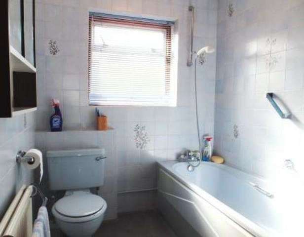  Image of 3 bedroom Detached house for sale in Martens Close Shrivenham Swindon SN6 at Martens Close Shrivenham SWINDON, SN6 8BA