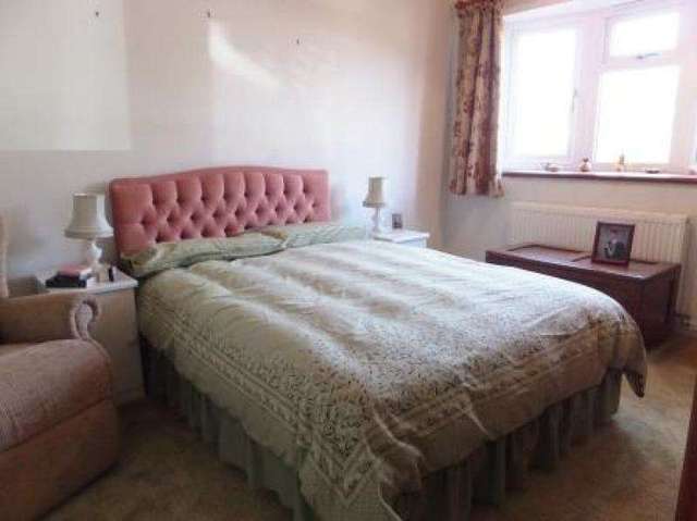  Image of 3 bedroom Detached house for sale in Martens Close Shrivenham Swindon SN6 at Martens Close Shrivenham SWINDON, SN6 8BA