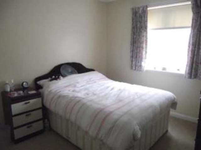  Image of 1 bedroom Retirement Property for sale in Shales Road Southampton SO18 at 30 Shales Road Southampton Bitterne, SO18 6TA