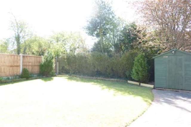  Image of 3 bedroom Detached house to rent in Chaffinch Drive Uttoxeter ST14 at Uttoxeter, ST14 8UE