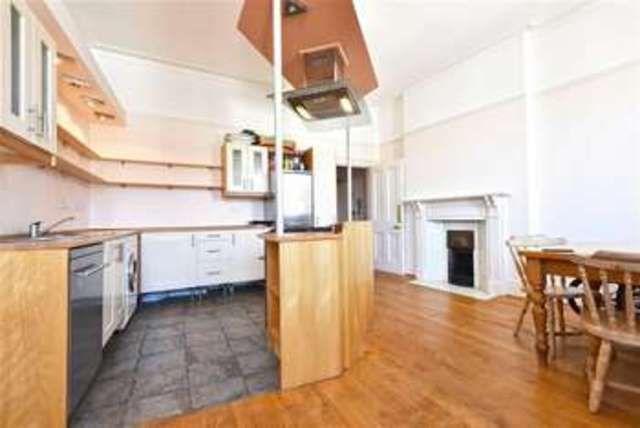  Image of 2 bedroom Property to rent in Adelaide Crescent Hove BN3 at Adelaide Crescent Hove Hove, BN3 2JH