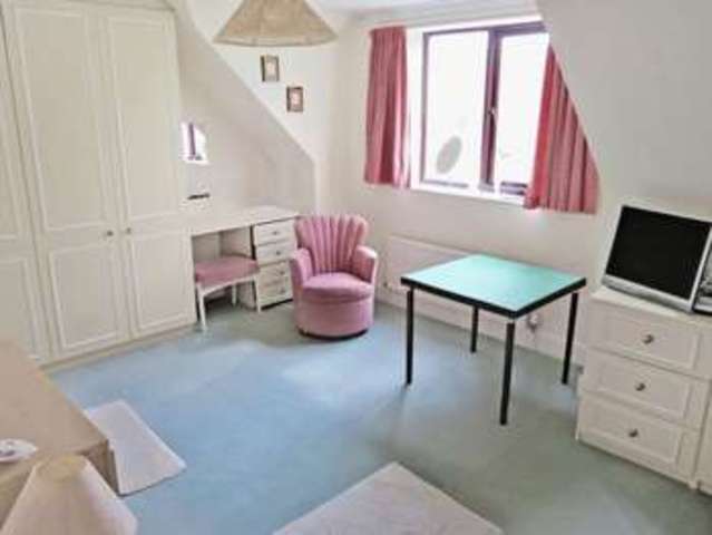  Image of 2 bedroom Retirement Property for sale in Courville Close Alveston Bristol BS35 at Courville Close  Alveston, BS35 3RR