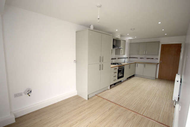  Image of 2 bedroom Flat to rent in Angel Pavement Royston SG8 at Royston Hertfordshire, SG8 9AS