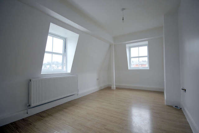  Image of 2 bedroom Flat to rent in Angel Pavement Royston SG8 at Royston Hertfordshire, SG8 9AS