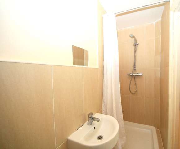  Image of Studio flat to rent in Angell Road London SW9 at Angell Road Loughborough Junction London, SW9 7HP