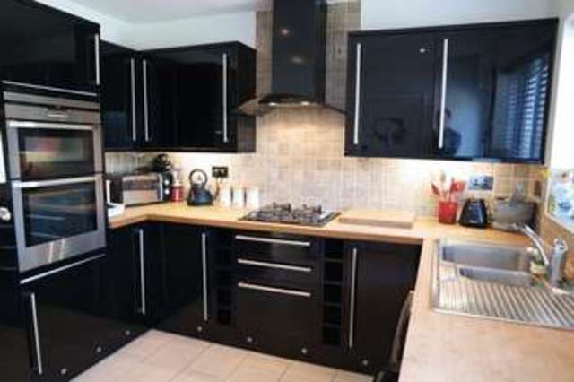  Image of 3 bedroom Semi-Detached house for sale in Ashwell Avenue Mansfield Woodhouse Mansfield NG19 at Ashwell Avenue Mansfield Woodhouse Mansfield, NG19 9ER