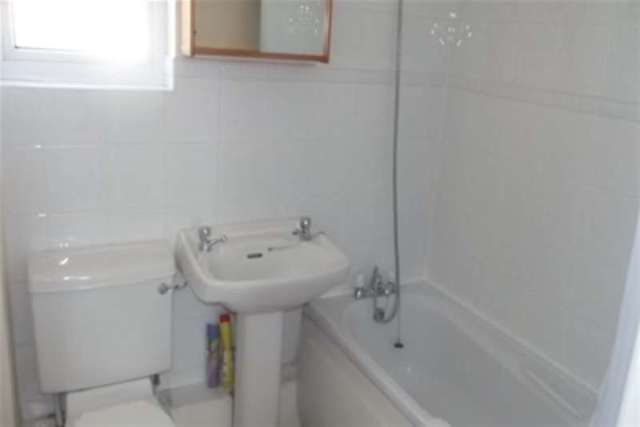  Image of 2 bedroom Flat to rent in Atlantic Close Southampton SO14 at Southampton, SO14 3TB