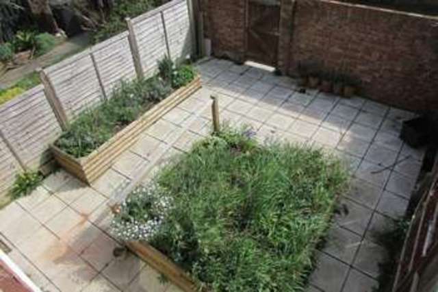  Image of 3 bedroom Terraced house to rent in Avon Walk Basingstoke RG21 at Avon Walk  Basingstoke, RG21 4DJ