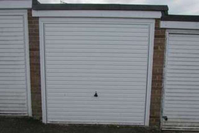  Image of 3 bedroom Terraced house to rent in Avon Walk Basingstoke RG21 at Avon Walk  Basingstoke, RG21 4DJ