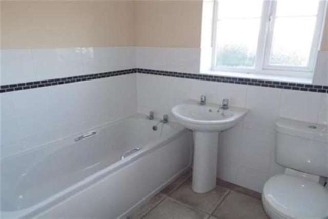  Image of 3 bedroom Semi-Detached house to rent in Barn Croft Mansfield NG18 at Mansfield, NG18 3HE