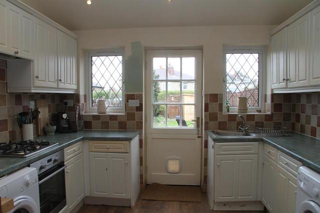  Image of 3 bedroom Terraced house for sale in Batter Lane Rawdon Leeds LS19 at Rawdon Leeds Rawdon, LS19 6EU