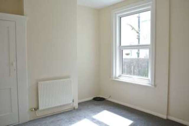  Image of 1 bedroom Flat for sale in Beaconsfield Road Hastings TN34 at Beaconsfield Road  Hastings, TN34 3TN