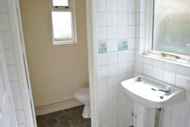  Image of 1 bedroom Flat for sale in Beaconsfield Road Hastings TN34 at Beaconsfield Road  Hastings, TN34 3TN