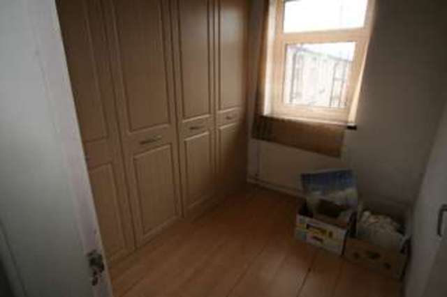  Image of 2 bedroom Terraced house to rent in Beswicke Street Rochdale OL12 at Rochdale OL12 6PT Rochdale, OL12 6PT
