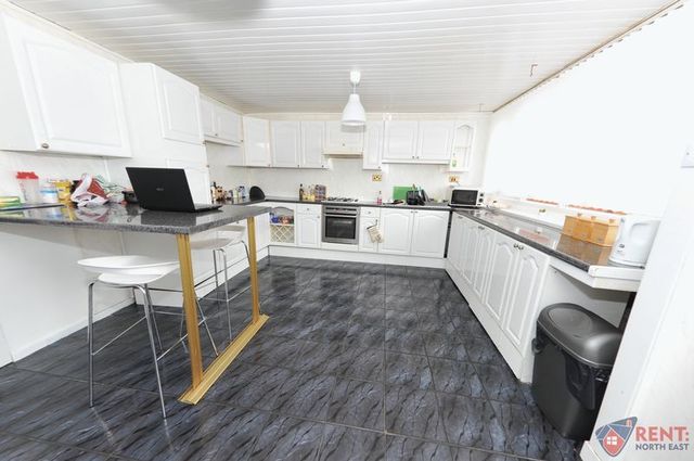  Image of 1 bedroom House Share to rent in Blackpool Parade Hebburn NE31 at Blackpool Parade Array Hebburn, NE31 2AF