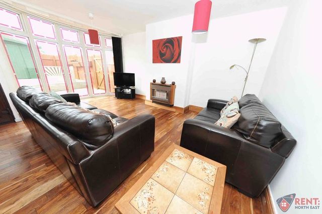  Image of 1 bedroom House Share to rent in Blackpool Parade Hebburn NE31 at Blackpool Parade Array Hebburn, NE31 2AF