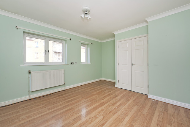  Image of 2 bedroom End of Terrace to rent in Brackley Avenue London SE15 at Brackley Avenue Nunhead London, SE15 3LE