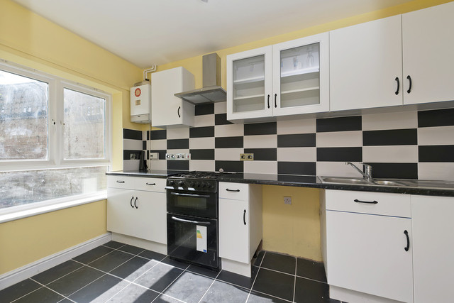  Image of 2 bedroom End of Terrace to rent in Brackley Avenue London SE15 at Brackley Avenue Nunhead London, SE15 3LE
