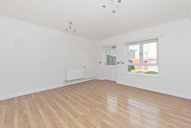  Image of 2 bedroom End of Terrace to rent in Brackley Avenue London SE15 at Brackley Avenue Nunhead London, SE15 3LE
