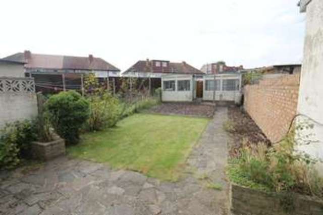  Image of 3 bedroom Terraced house to rent in Braund Avenue Greenford UB6 at Braund Avenue  Greenford, UB6 9JL