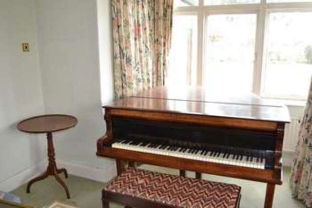  Image of 6 bedroom Detached house for sale in Brigg Road Wressle Brigg DN20 at Brigg Road  Wressle, DN20 0BU