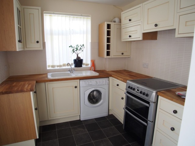  Image of 2 bedroom Bungalow to rent in Buci Crescent Shoreham-by-Sea BN43 at Shoreham By Sea, BN43 6LB