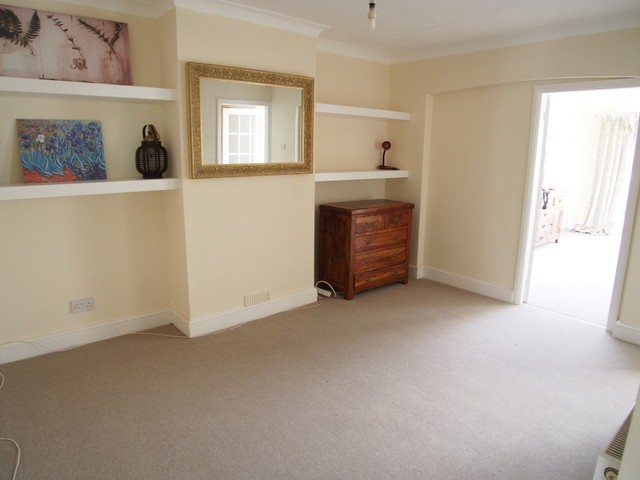 Image of 2 bedroom Bungalow to rent in Buci Crescent Shoreham-by-Sea BN43 at Shoreham By Sea, BN43 6LB