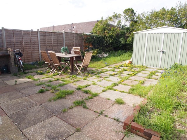  Image of 2 bedroom Bungalow to rent in Buci Crescent Shoreham-by-Sea BN43 at Shoreham By Sea, BN43 6LB