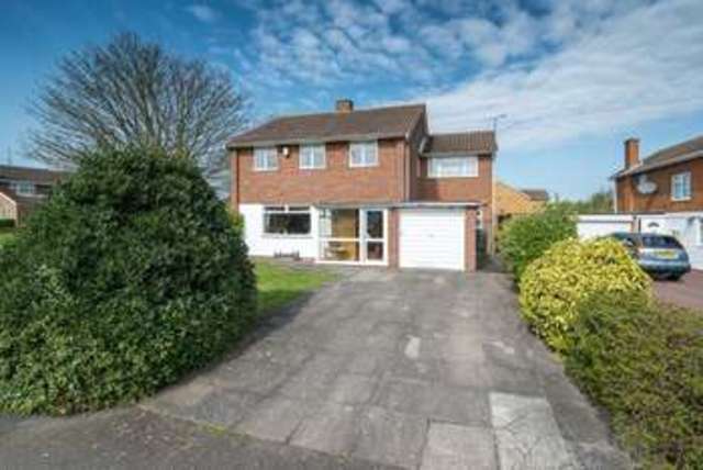  Image of 4 bedroom Detached house for sale in Camborne Avenue Aylesbury HP21 at Camborne Avenue  Aylesbury, HP21 7DX