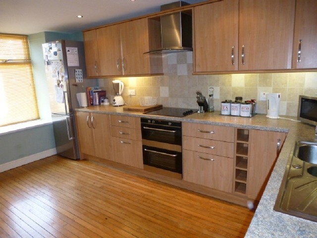  Image of 3 bedroom Semi-Detached house to rent in Carmel Llanelli SA14 at Carmel  CROSS HANDS, SA14 7SG