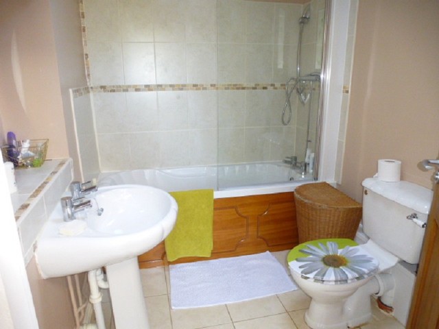  Image of 3 bedroom Semi-Detached house to rent in Carmel Llanelli SA14 at Carmel  CROSS HANDS, SA14 7SG