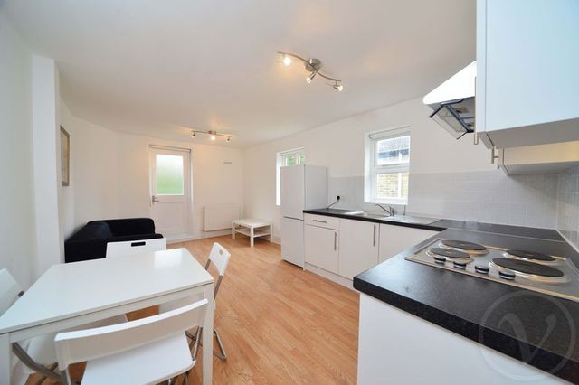  Image of 3 bedroom Flat to rent in Casselden Road London NW10 at Casselden Road Harlesdon Stonebridge, NW10 8QR