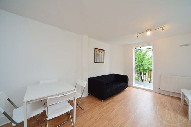  Image of 3 bedroom Flat to rent in Casselden Road London NW10 at Casselden Road Harlesdon Stonebridge, NW10 8QR
