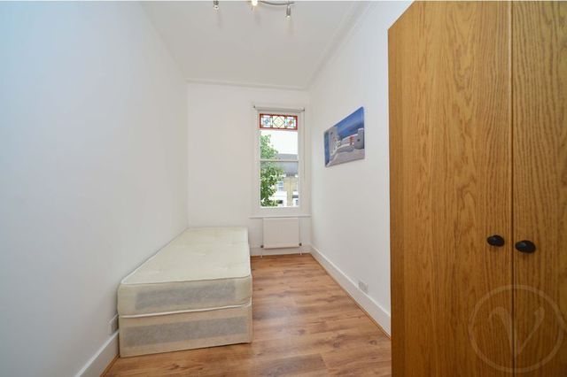  Image of 3 bedroom Flat to rent in Casselden Road London NW10 at Casselden Road Harlesdon Stonebridge, NW10 8QR