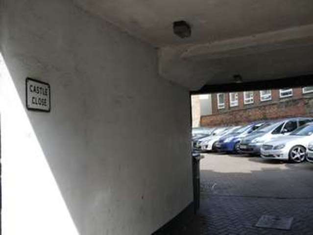  Image of 1 bedroom Flat for sale in Castle Close Aylesbury HP20 at Castle Close  Aylesbury, HP20 2RG