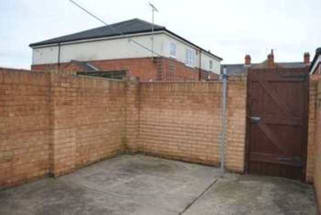  Image of 3 bedroom Terraced house for sale in Castle Street Grimsby DN32 at Castle Street  Grimsby, DN32 7LW