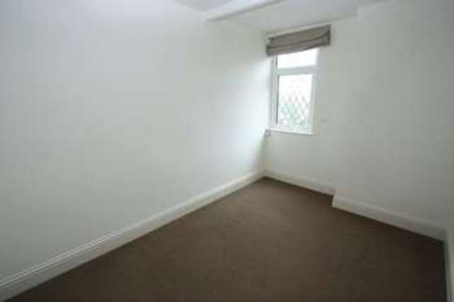  Image of 2 bedroom Terraced house to rent in Castle View Pontefract WF8 at Castle View  Pontefract, WF8 1EH
