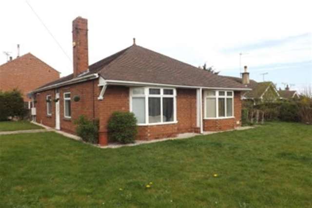  Image of 2 bedroom Bungalow to rent in Catherine Avenue Mansfield Woodhouse Mansfield NG19 at Mansfield, NG19 9AZ