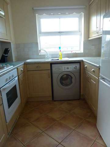  Image of 2 bedroom Apartment to rent in Chapel Road Redhill RH1 at Maple House, Chapel Road  Redhill, RH1 1LA