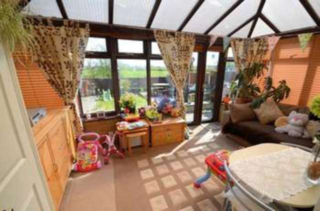  Image of 3 bedroom Detached house for sale in Chestnut Close Brize Norton Carterton OX18 at Chestnut Close Brize Norton Carterton, OX18 3YN