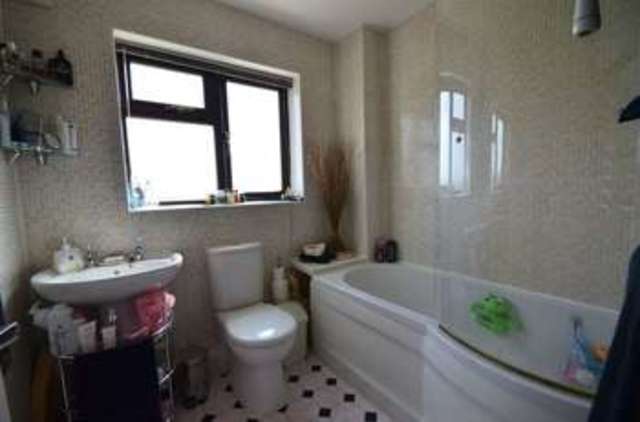  Image of 3 bedroom Detached house for sale in Chestnut Close Brize Norton Carterton OX18 at Chestnut Close Brize Norton Carterton, OX18 3YN