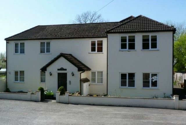  Image of 1 bedroom Ground Flat for sale in Marshmead Close Clarendon Salisbury SP5 at Clarendon  Salisbury, SP5 3DD