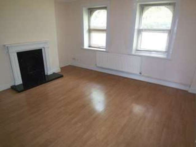  Image of 2 bedroom Flat to rent in Coopers Hill Lane Englefield Green Egham TW20 at Coopers Hill Lane Englefield Green Egham, TW20 0JY